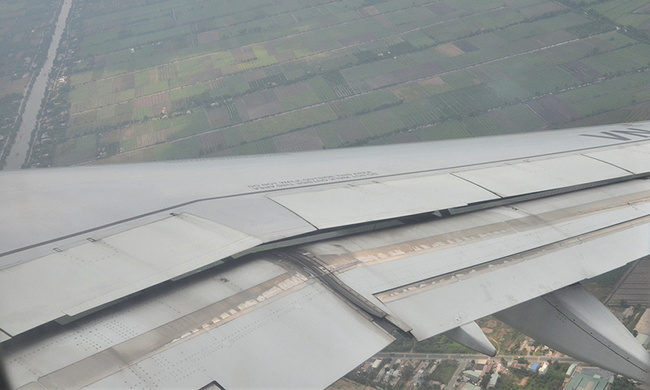 Vue de la voilure d'un A321-231 de la compagnie Vietnam Airlines (photo : JN Passieux)