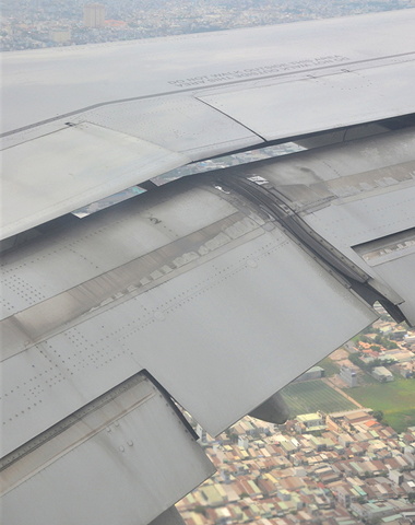 Vue de la voilure d'un A321-231 de la compagnie Vietnam Airlines (photo : JN Passieux)