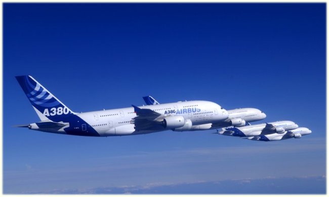 Vol de quatre A380 au-dessus de Toulouse (photo : Airbus)