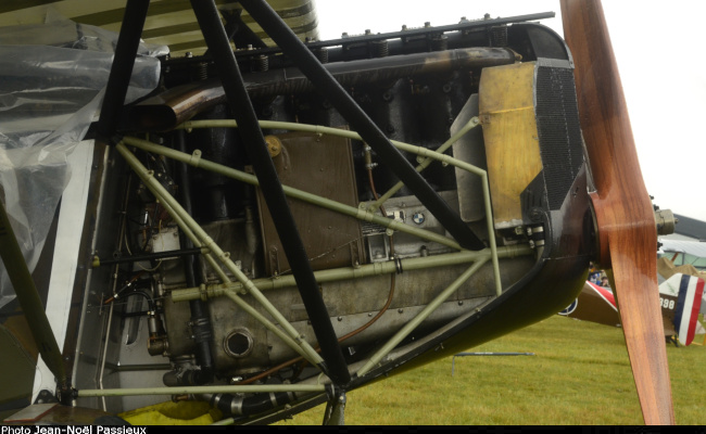 Vue d'un moteur BMW III (photo : JN Passieux, meeting de la Ferté-Alais 2022)