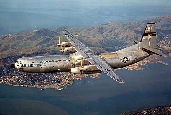 Vue d'un C-133B