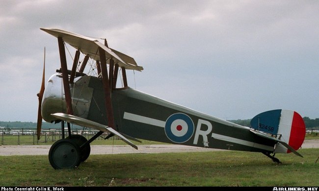 Vue d'une réplique de Camel à Farnborough 1996 (photo : Colin K. Work)