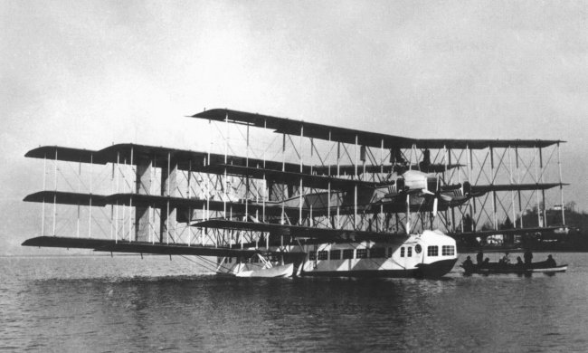 Vue du Caproni Ca.60 (photo : The Colour Encyclopedia of Incredible Aeroplanes - Philip Jarrett)