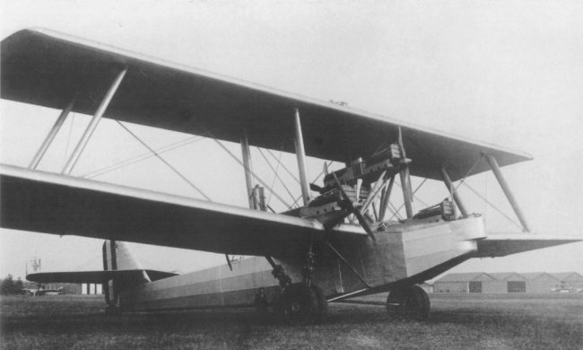 Vue du Caproni Ca.90 (photo : The Colour Encyclopedia of Incredible Aeroplanes - Philip Jarrett)