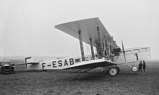 Vue d'un biplan de transport Caudron 74 (photo : Gallica - Agence Meurisse, 1922)