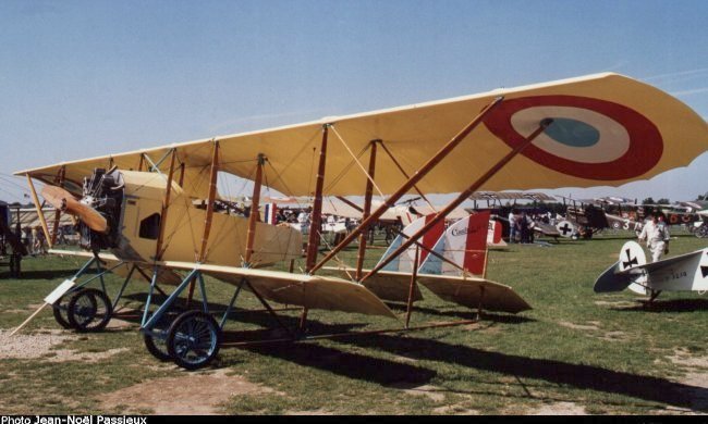 Vue d'une réplique de Caudron G.3 (photo : JN Passieux, meeting de la Ferté-Alais 2003)