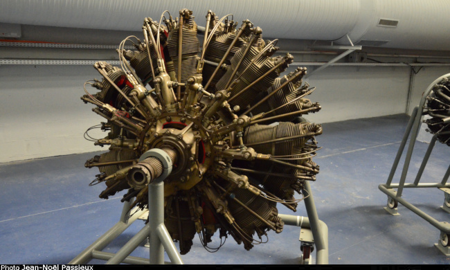 Vue d'un moteur Clerget 14 F2 (photo : JN Passieux - Musée de l'Air et de l'Espace du Bourget)