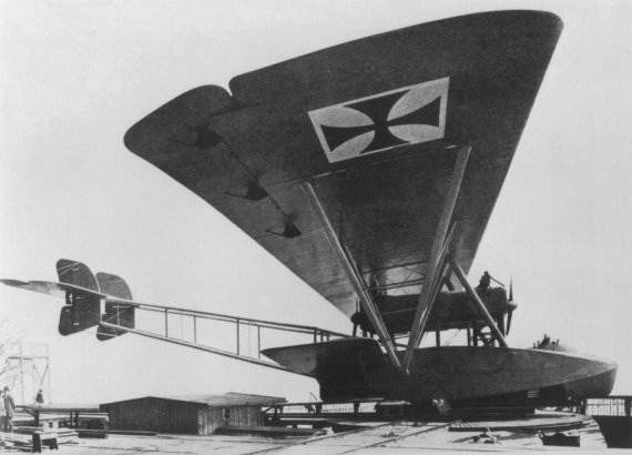 Vue du Dornier Rs.II (photo : The Colour Encyclopedia of Incredible Aeroplanes - Philip Jarrett)