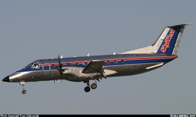 Vue d'un EMB-120ER (photo : Tony Zeljeznjak)