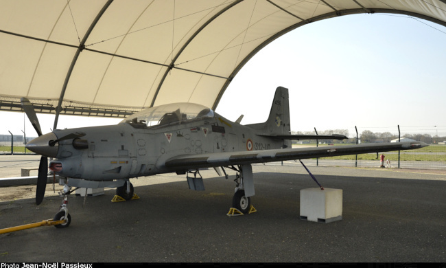 Vue d'un Embraer Tucano 312F (photo : JN Passieux - Mus&eacute;e de l'Air et de l'Espace du Bourget)