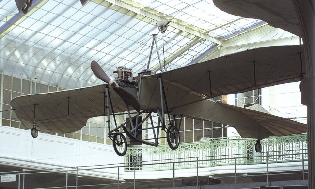 Vue d'un Etrich II conservé au Musée Technique de Vienne (origine : Über Den Wolken, Postes Autrichiennes)