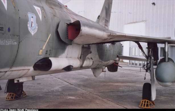 Vue des entrées d'air d'un F-105G Thunderchief (photo : JN Passieux - Musée de l'Air et de l'Espace du Bourget)