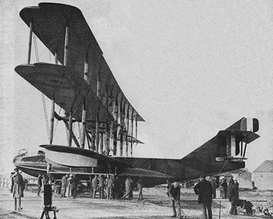 Vue d'un hydravion Felixstowe Fury (photo : Jane's fighting aircraft of World War I)