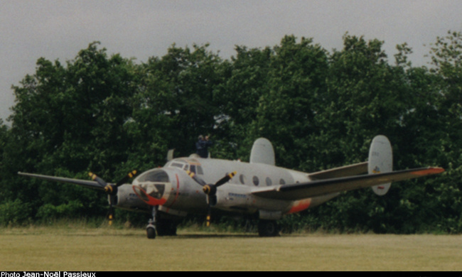 Vue d'un MD-311 Flamant (photo : JN Passieux, meeting de la Ferté-Alais 2001)