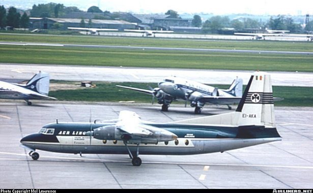 Vue d'un F-27 Aer Lingus au Bourget (photo : Mel Lawrence)