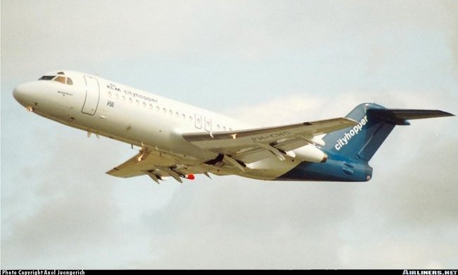 Vue d'un Fokker F-28-4000 (photo : Axel Juengerich)