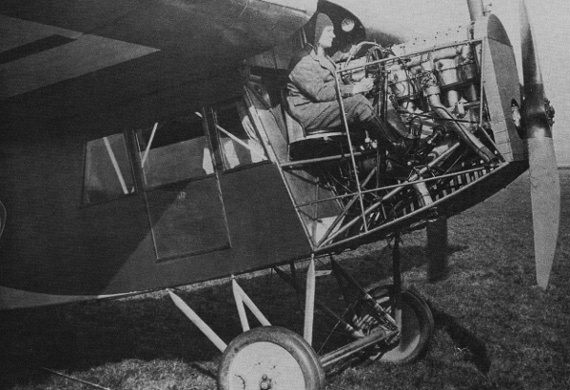 Vue du poste de pilotage d'un Fokker F.III