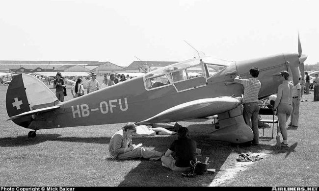 Vue d'un Percival P.3 Gull Six (photo : Mick Bajcar)