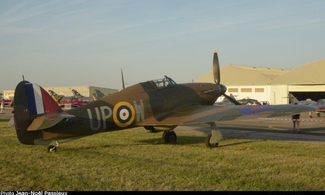 Vue d'un chasseur Hawker Hurricane Mk. I (photo : JN Passieux, meeting de Melun-Villaroche 2023)