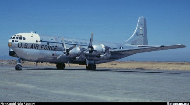 Vue d'un C-97G (photo : John P. Stewart)