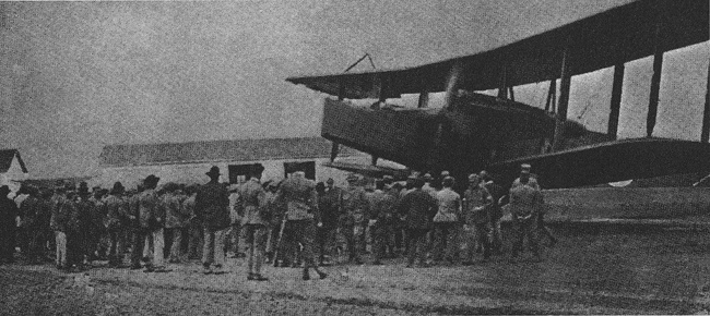 Vue d'un bombardier O/100 (photo : Jane's fighting aircraft of World War I John W.R. Taylor)