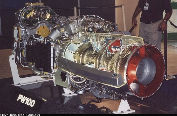 Vue du turbopropulseur PW100 (photo : JN Passieux, Salon du Bourget 2003)