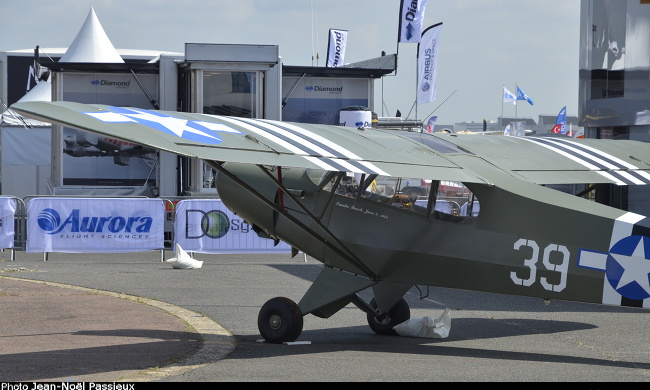 Piper PA-18 Super Cub (photo : JN Passieux, Salon du Bourget 2015)