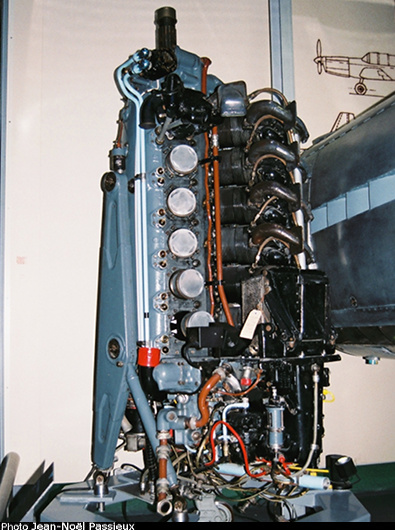 Vue d'un moteur Renault 12 T (photo : JN Passieux, musée SNECMA, décembre 2014)