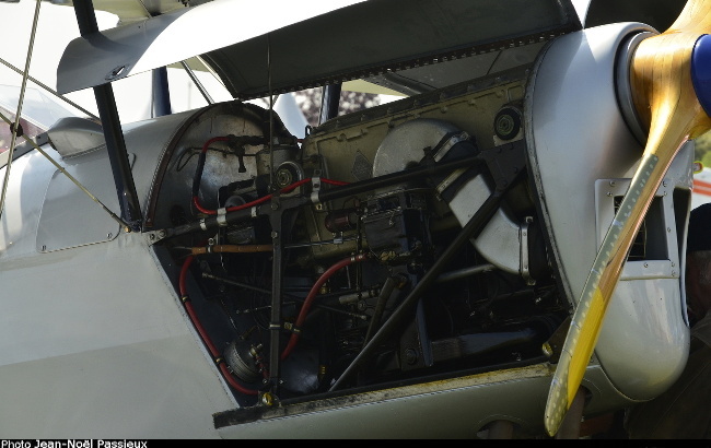 Vue d'un moteur Renault 4 P-03 (photo : JN Passieux, Meeting Ferté-Alais 2018)