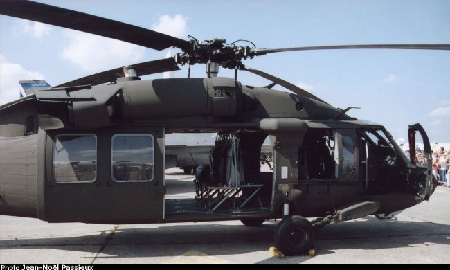 Vue d'un UH-60 (photo : JN Passieux, Salon du Bourget 2005)