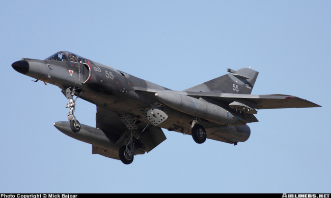 Vue d'un Super Etendard (photo : Mick Bajcar) Vue d'un Super Etendard (photo : Mick Bajcar)