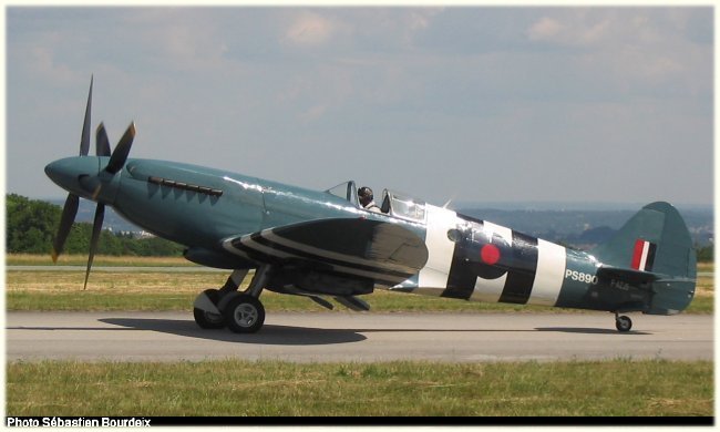 Vue d'un Spitfire P.R. XIX (photo : Sébastien Bourdeix)