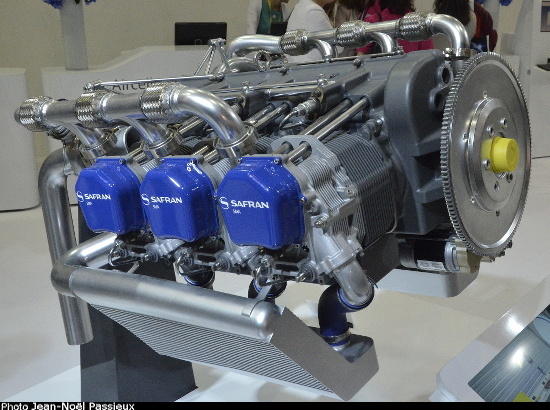 Vue d'un moteur à plat SMA SR460 (photo : JN Passieux, Salon du Bourget 2015)