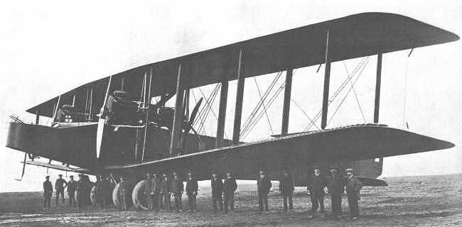 Vue d'un bombardier V/1500 (photo : Jane's fighting aircraft of World War I John W.R. Taylor)