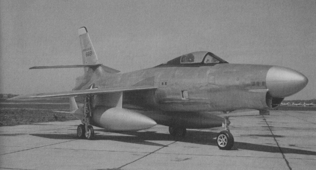 Vue d'un XF-91 Thunderceptor (photo : Le Fana de l'Aviation - Collection P. M. Bowers)