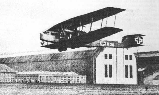 Vue d'un Zeppelin R.VI (photo : Jane's fighting aircraft of World War I John W.R. Taylor)